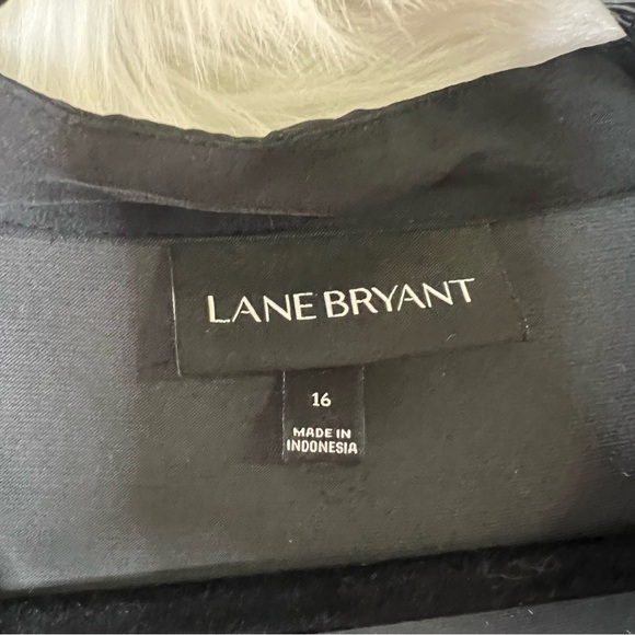 Lane Bryant Black Sleeveless V Neck Blouse Top Size 16 - Picture 3 of 4